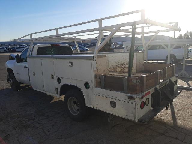 1GBJC34637E552699 - 2007 CHEVROLET SILVERADO C3500 WHITE photo 2