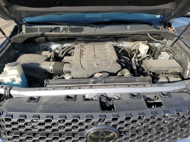 5TFRY5F14JX235569 - 2018 TOYOTA TUNDRA DOUBLE CAB SR/SR5 SILVER photo 11