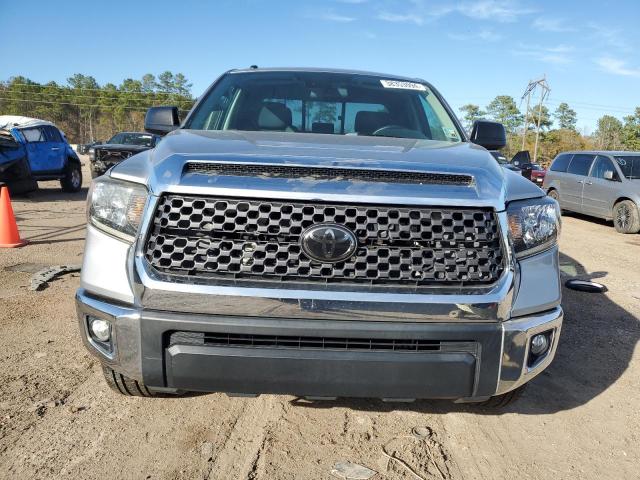 5TFRY5F14JX235569 - 2018 TOYOTA TUNDRA DOUBLE CAB SR/SR5 SILVER photo 5