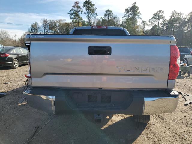 5TFRY5F14JX235569 - 2018 TOYOTA TUNDRA DOUBLE CAB SR/SR5 SILVER photo 6