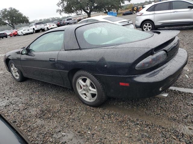 2G1FP22K8W2118023 - 1998 CHEVROLET CAMARO BLACK photo 2