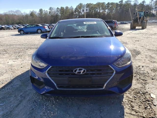 3KPC24A3XJE028145 - 2018 HYUNDAI ACCENT SE BLUE photo 5