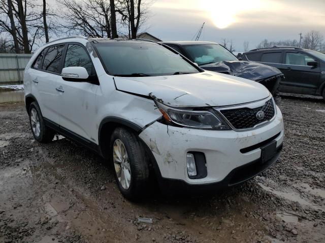 5XYKUDA76FG628597 - 2015 KIA SORENTO EX WHITE photo 4