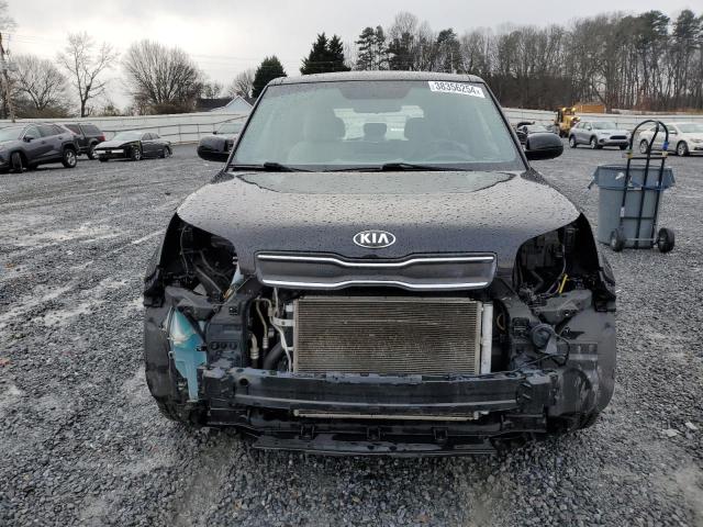 KNDJN2A27H7434114 - 2017 KIA SOUL BLACK photo 5