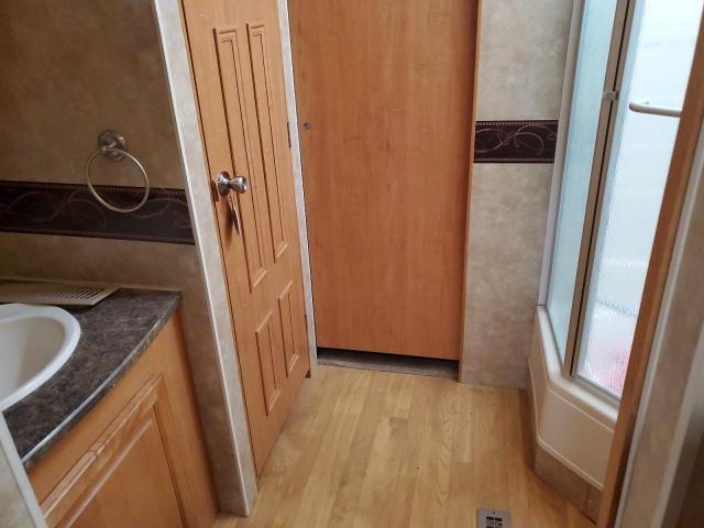 1UJBJ0BV9A11C0255 - 2010 JAYC TRAVEL TRL ორფეროვანი ფოტო 9