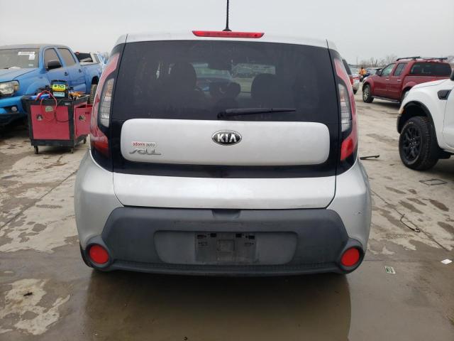 KNDJN2A2XF7783720 - 2015 KIA SOUL SILVER photo 6