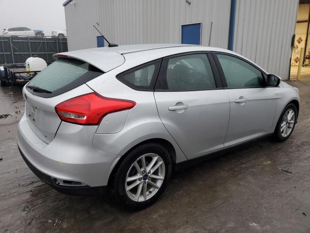 1FADP3K29HL217592 - 2017 FORD FOCUS SE SILVER photo 3