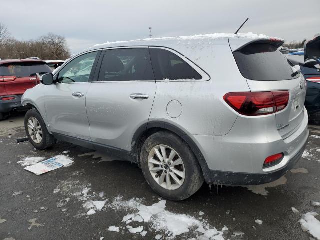 5XYPG4A56KG558735 - 2019 KIA SORENTO LX SILVER photo 2