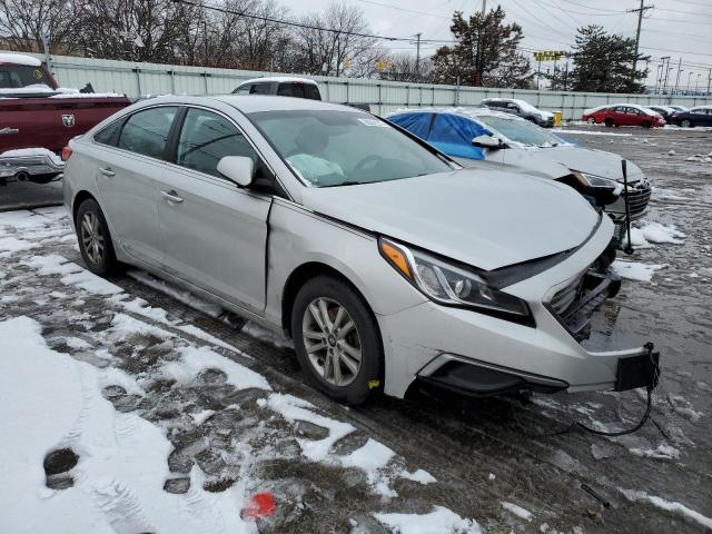 5NPE24AF5HH503712 - 2017 HYUNDAI SONATA 4D SE SILVER photo 4