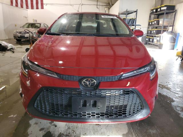 5YFEPMAE9MP217450 - 2021 TOYOTA COROLLA LE RED photo 5