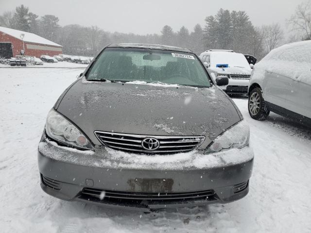 JTDBE32K650310736 - 2005 TOYOTA CAMRY LE GRAY photo 5