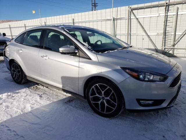 1FADP3H2XJL229408 - 2018 FORD FOCUS SEL SILVER photo 4