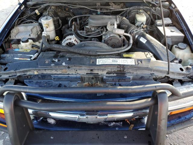 1GNDT13W312137042 - 2001 CHEVROLET BLAZER BLUE photo 11