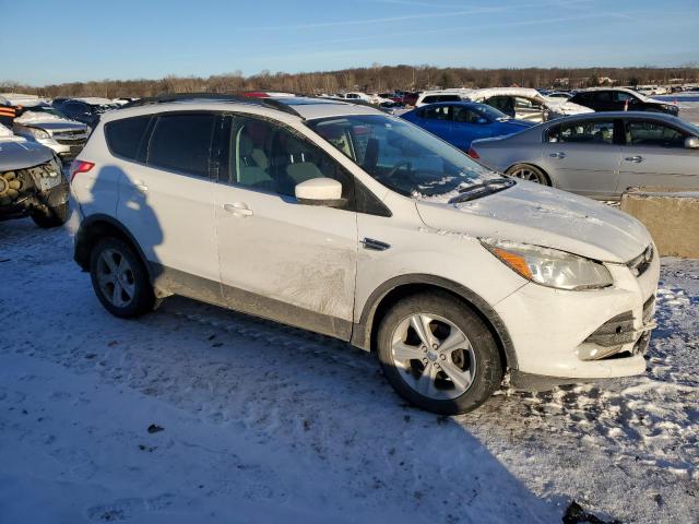 1FMCU0GX4DUC35127 - 2013 FORD ESCAPE SE WHITE photo 4