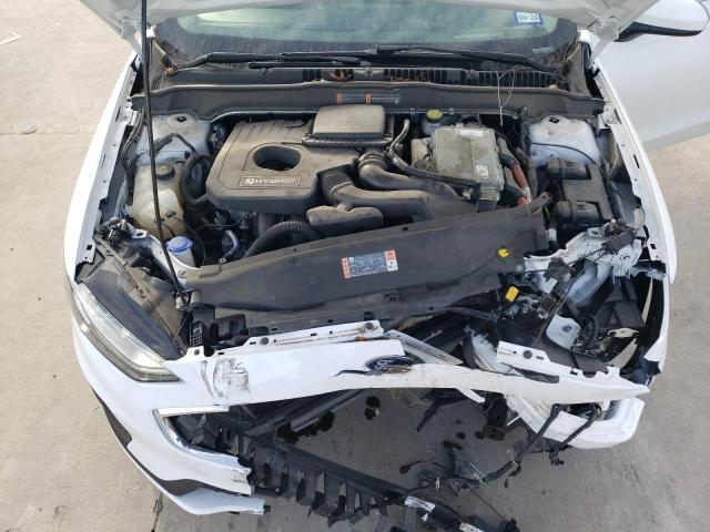 3FA6P0LU2KR169675 - 2019 FORD FUSION SE WHITE photo 11