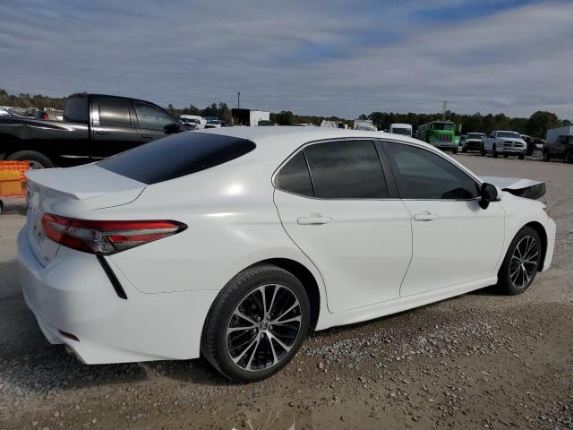 JTNB11HK4J3009393 - 2018 TOYOTA CAMRY L WHITE photo 3