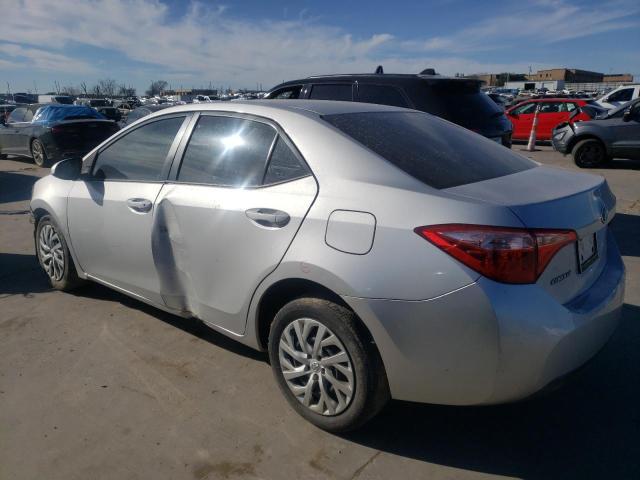 5YFBURHEXHP679570 - 2017 TOYOTA COROLLA L SILVER photo 2