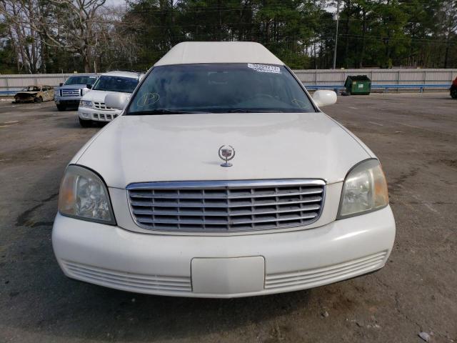 1GEEH00YX2U500951 - 2002 CADILLAC COMMERCIAL WHITE photo 5