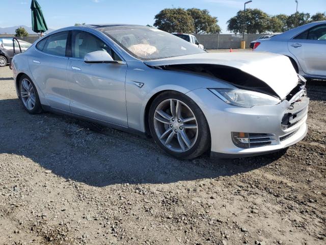 5YJSA1H16EFP50620 - 2014 TESLA MODEL S ვერცხლისფერი ფოტო 4