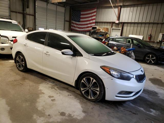 KNAFZ4A87G5505040 - 2016 KIA FORTE EX WHITE photo 4