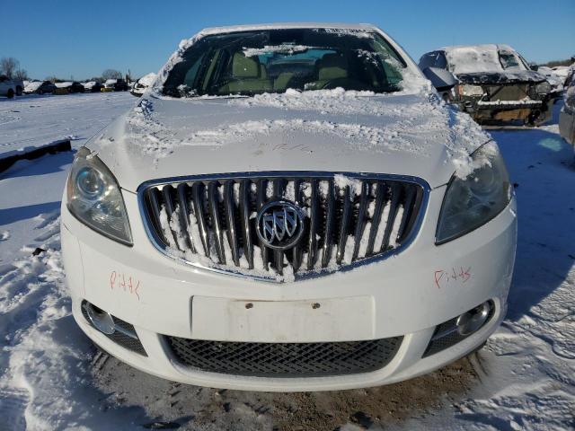 1G4PP5SKXD4206586 - 2013 BUICK VERANO WHITE photo 5