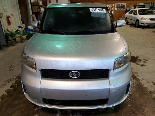 JTLKE50E681035221 - 2008 TOYOTA SCION XB SILVER photo 5