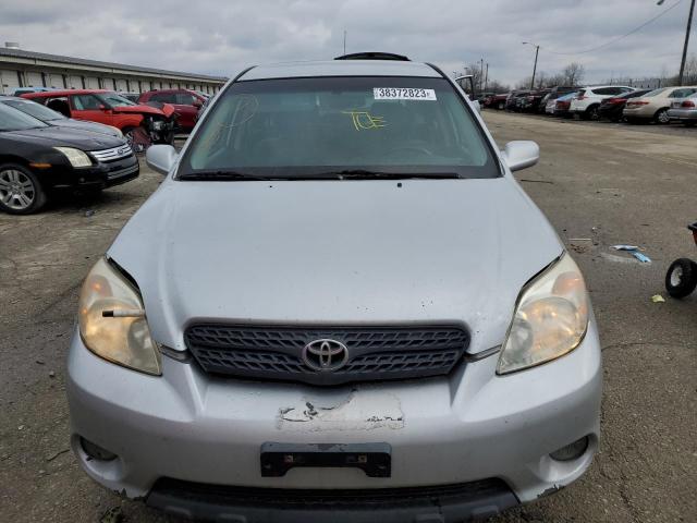 2T1KR32E56C579736 - 2006 TOYOTA COROLLA MA XR SILVER photo 5