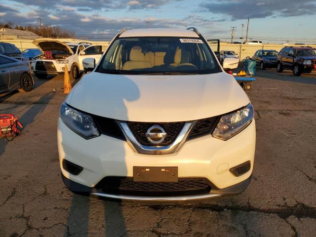 5N1AT2MV8EC802102 - 2014 NISSAN ROGUE S WHITE photo 5