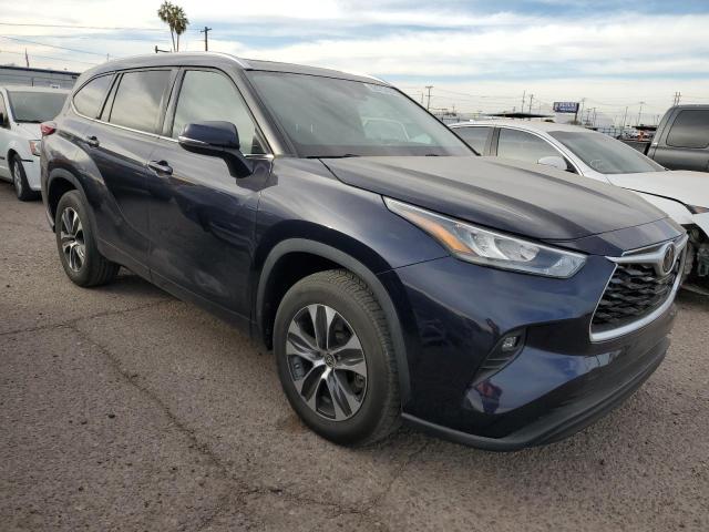 5TDGZRAH6LS000535 - 2020 TOYOTA HIGHLANDER XLE BLUE photo 4