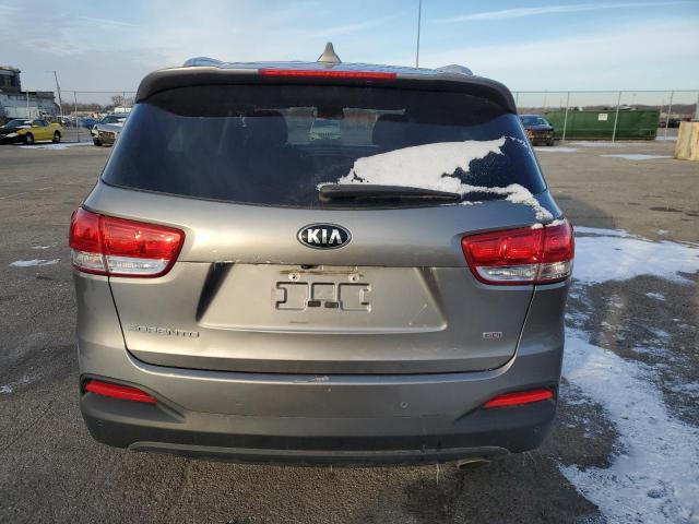 5XYPGDA38JG431742 - 2018 KIA SORENTO LX GRAY photo 6