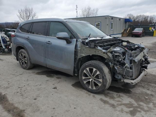 5TDGZRBH8MS111684 - 2021 TOYOTA HIGHLANDER XLE BLUE photo 4