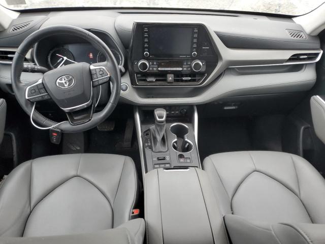 5TDGZRBH8MS111684 - 2021 TOYOTA HIGHLANDER XLE BLUE photo 8