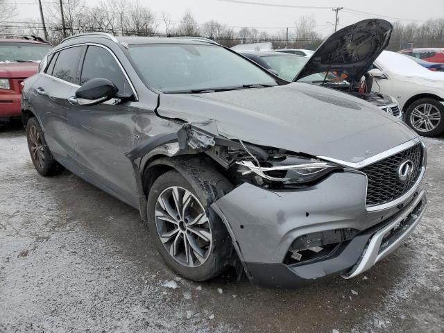 SJKCH5CR3JA040756 - 2018 INFINITI QX30 BASE GRAY photo 4