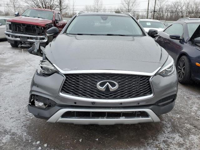 SJKCH5CR3JA040756 - 2018 INFINITI QX30 BASE GRAY photo 5