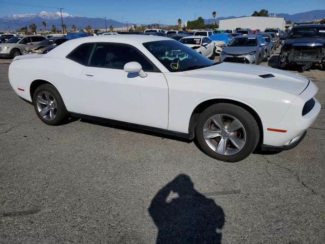 2C3CDZAG2KH752139 - 2019 DODGE CHALLENGER SXT WHITE photo 4