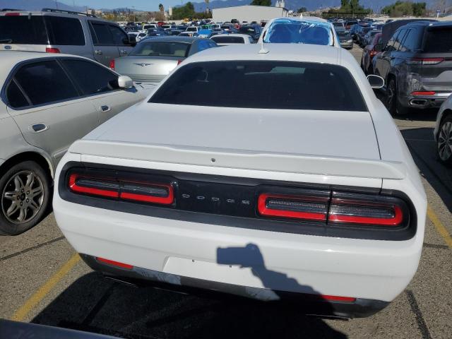 2C3CDZAG2KH752139 - 2019 DODGE CHALLENGER SXT WHITE photo 6