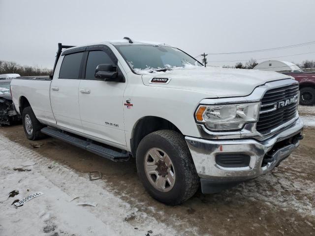 3C6UR5JL3KG518980 - 2019 RAM 2500 BIG HORN WHITE photo 4