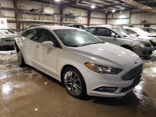 3FA6P0H73HR141654 - 2017 FORD FUSION SE WHITE photo 4