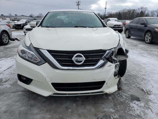 1N4AL3AP2JC142767 - 2018 NISSAN ALTIMA 2.5 WHITE photo 5