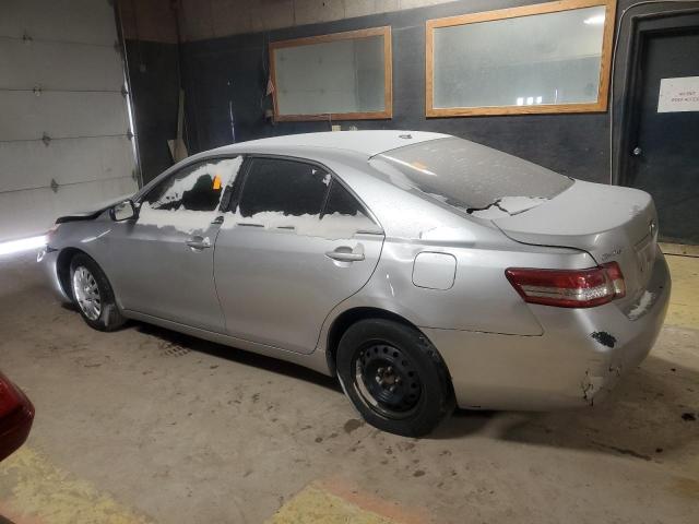 4T1BF3EK4AU105939 - 2010 TOYOTA CAMRY BASE SILVER photo 2