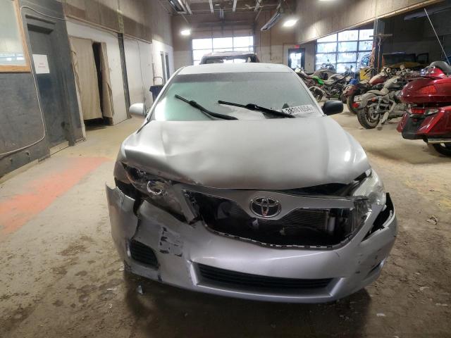 4T1BF3EK4AU105939 - 2010 TOYOTA CAMRY BASE SILVER photo 5