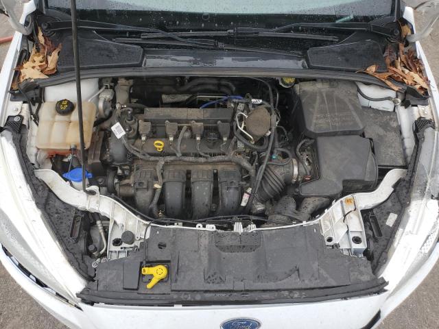 1FADP3K25FL301163 - 2015 FORD FOCUS SE WHITE photo 11