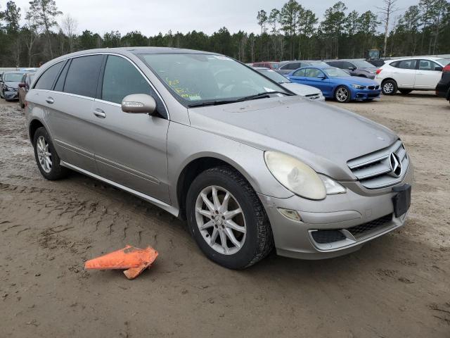 4JGCB75E67A039390 - 2007 MERCEDES-BENZ R 500 GRAY photo 4