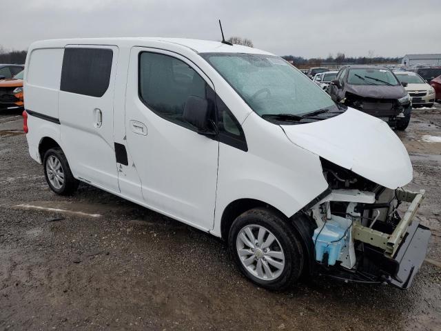 3N63M0ZN7FK715310 - 2015 CHEVROLET CITY EXPRE LT WHITE photo 4