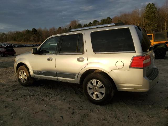 5LMJJ2J59AEJ05186 - 2010 LINCOLN NAVIGATOR SILVER photo 2