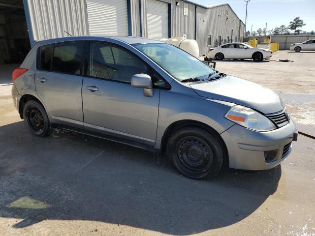 3N1BC13E98L413002 - 2008 NISSAN VERSA S GRAY photo 4