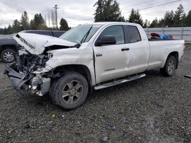 5TFCY5F15JX022409 - 2018 TOYOTA TUNDRA DOUBLE CAB SR/SR5 WHITE photo 1