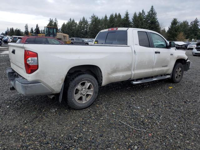 5TFCY5F15JX022409 - 2018 TOYOTA TUNDRA DOUBLE CAB SR/SR5 WHITE photo 3