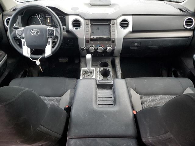 5TFCY5F15JX022409 - 2018 TOYOTA TUNDRA DOUBLE CAB SR/SR5 WHITE photo 8