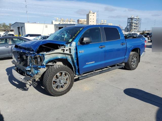 5TFEW5F17GX192858 - 2016 TOYOTA TUNDRA CREWMAX SR5 BLUE photo 1